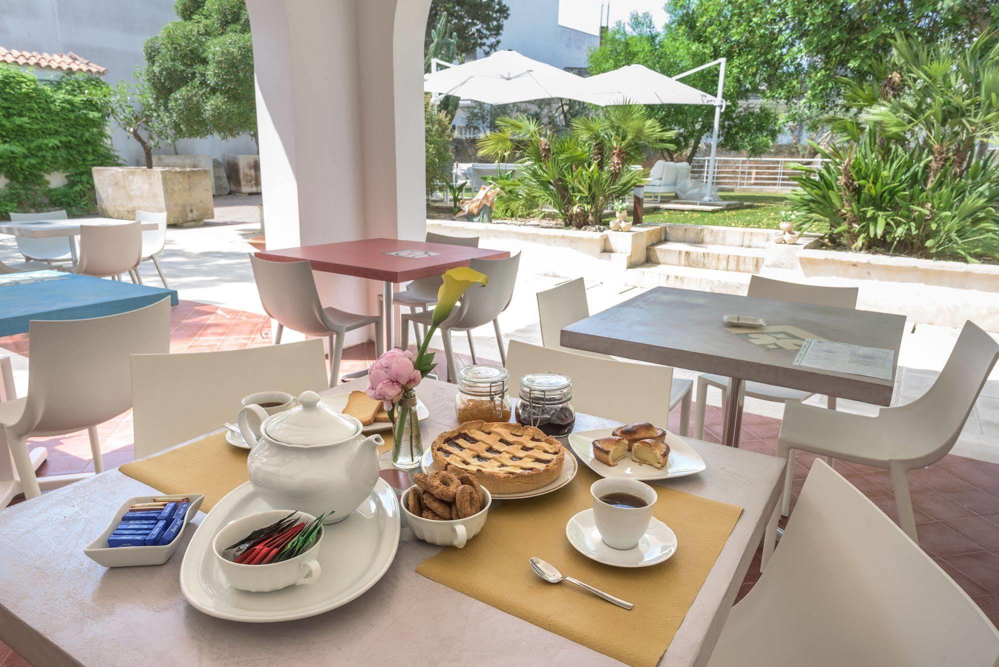 Li Pappi Antico Casale Bed & Breakfast Galatina Exterior foto